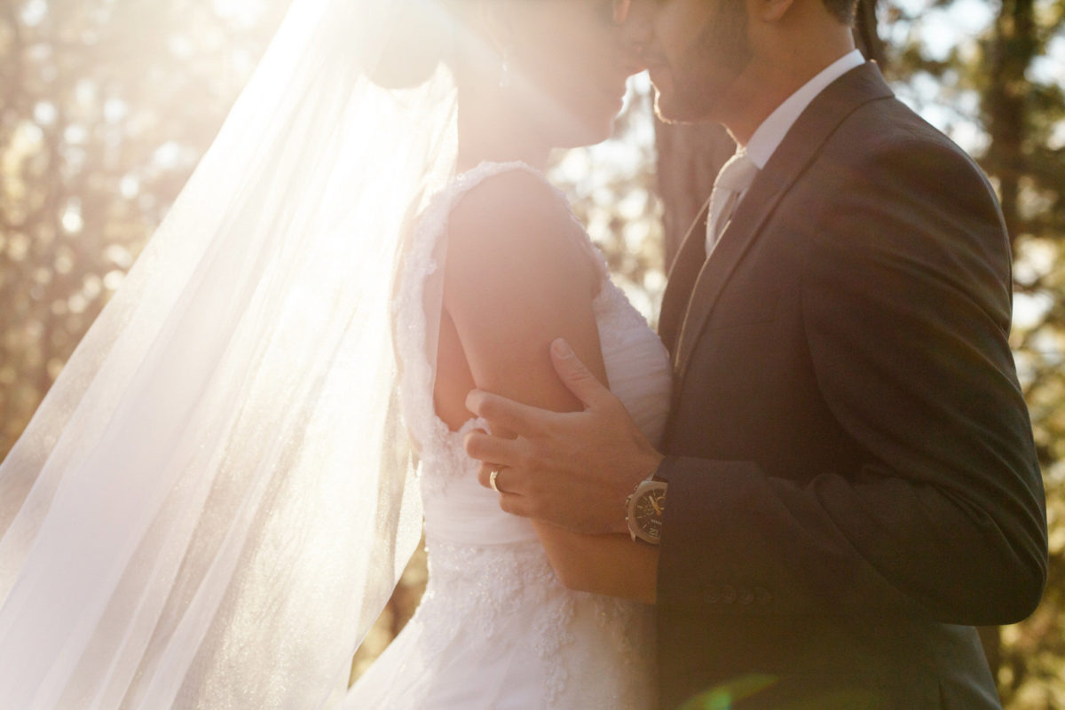 candid wedding photos