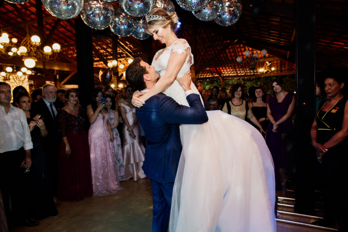 danca em casamento de conto de fadas